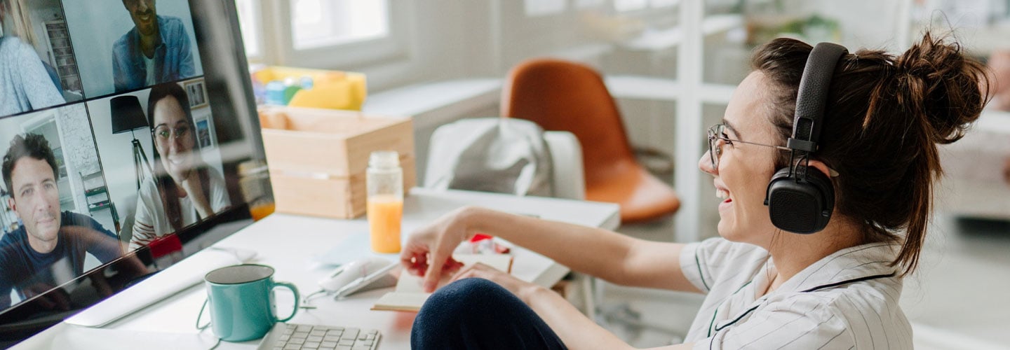 Woman in online class